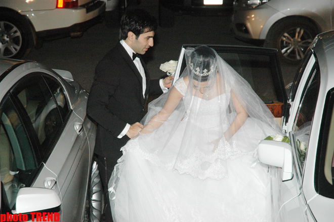 На свадьбе певицы Гюлай часы жениха были выставлены на аукцион и … (фотосессия)