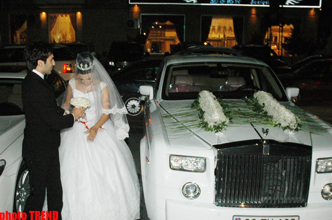 На свадьбе певицы Гюлай часы жениха были выставлены на аукцион и … (фотосессия)