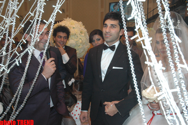 На свадьбе певицы Гюлай часы жениха были выставлены на аукцион и … (фотосессия)