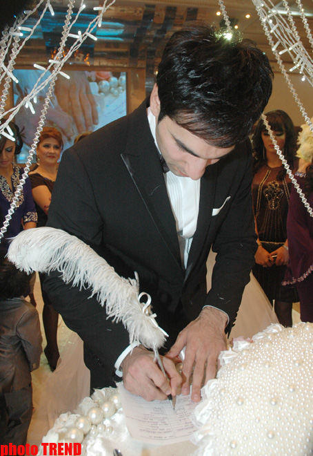 На свадьбе певицы Гюлай часы жениха были выставлены на аукцион и … (фотосессия)