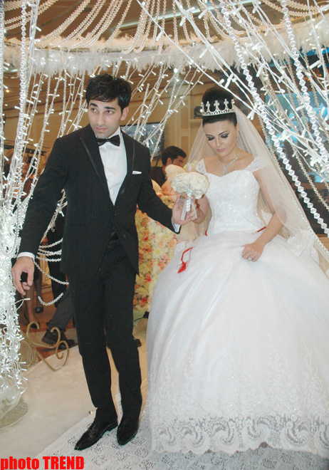 На свадьбе певицы Гюлай часы жениха были выставлены на аукцион и … (фотосессия)