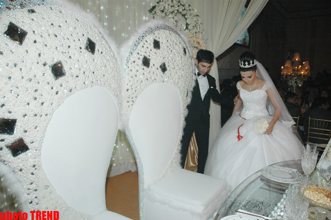 На свадьбе певицы Гюлай часы жениха были выставлены на аукцион и … (фотосессия)