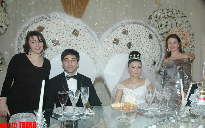 На свадьбе певицы Гюлай часы жениха были выставлены на аукцион и … (фотосессия)