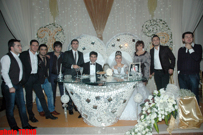 На свадьбе певицы Гюлай часы жениха были выставлены на аукцион и … (фотосессия)