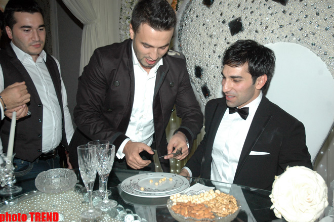 На свадьбе певицы Гюлай часы жениха были выставлены на аукцион и … (фотосессия)