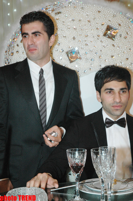 На свадьбе певицы Гюлай часы жениха были выставлены на аукцион и … (фотосессия)