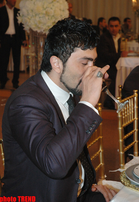 На свадьбе певицы Гюлай часы жениха были выставлены на аукцион и … (фотосессия)