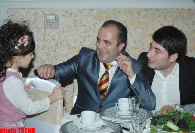 На свадьбе певицы Гюлай часы жениха были выставлены на аукцион и … (фотосессия)