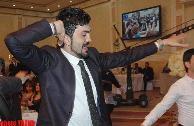 На свадьбе певицы Гюлай часы жениха были выставлены на аукцион и … (фотосессия)