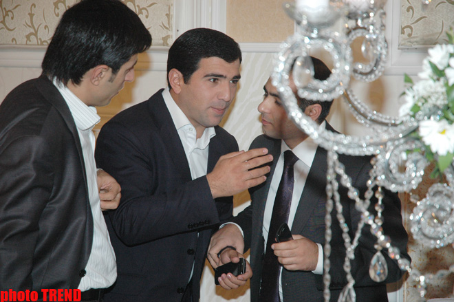 На свадьбе певицы Гюлай часы жениха были выставлены на аукцион и … (фотосессия)