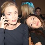 Оксана Акиньшина и Агния Дитковските не скрывают своих чувств