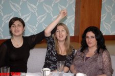 Певица Аян устроила дневную вечеринку "Ayan International" (фотосессия)