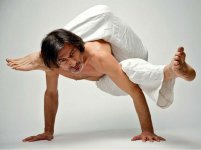 Могу на память нарисовать карту и расположить основные города Азербайджана – самый гибкий человек в мире Мухтар Гусенгаджиев