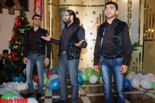 Азербайджанские шоу-звезды остались без Деда Мороза и Снегурочки (фотосессия)