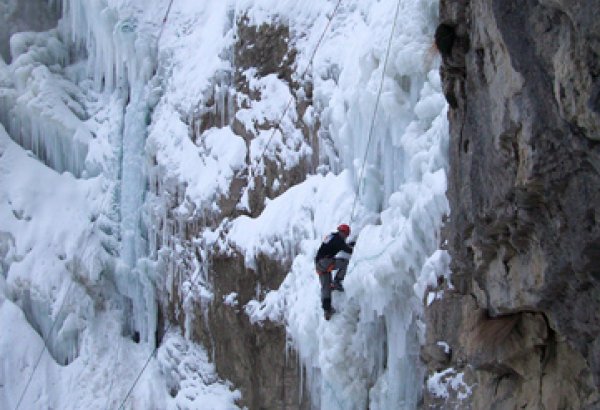 Российские спасатели готовы подключиться к поискам альпинистов в Грузии