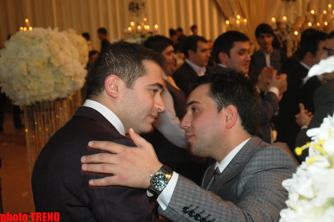 Телеведущий Илькин Гасани и певец Аяз Гасымов побратались (фотосессия)