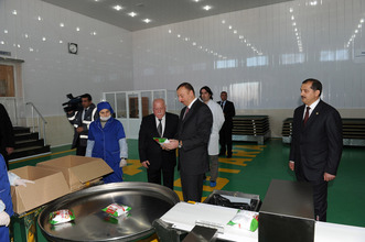 Президент Ильхам Алиев принял участие в Самухе в открытии предприятия по сушке и переработке фруктов (ФОТО)