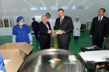 Президент Ильхам Алиев принял участие в Самухе в открытии предприятия по сушке и переработке фруктов (ФОТО)