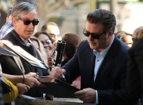 Алек Болдуин получил звезду на Аллее славы (фотосессия)