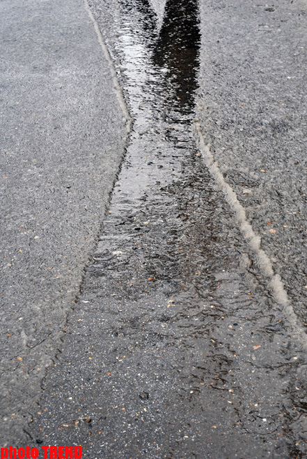Снежинки в Баку - синоптики предупреждают: ожидается гололед (фотосессия)