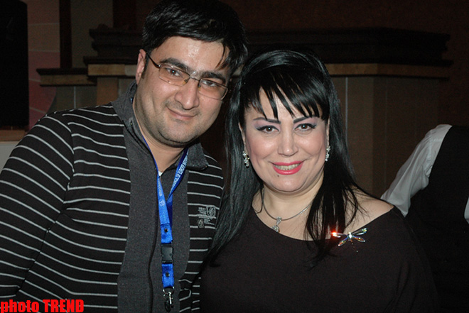 Исполнительница на гармони Гюльбахар Шукюрлю оказалась родной сестрой Назпери Досталиевой (фотосессия)