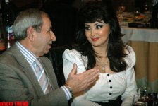 Исполнительница на гармони Гюльбахар Шукюрлю оказалась родной сестрой Назпери Досталиевой (фотосессия)