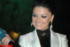 Натаван Хабиби отстранили от эфира Xazar TV: "Исполнители больше не будут вести передачи" (фотосессия)