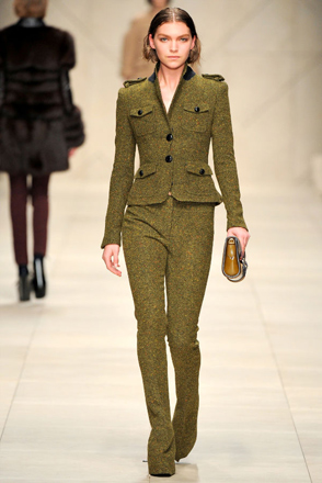 Неделя моды в Лондоне: Burberry Fall 2011(фотосессия)