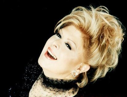 Певица Хумар Гадимова против двух турецких исполнителей (фотосессия)