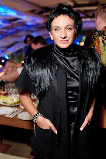 В Москве выставлена светящаяся видеоинсталляция Айдан Салаховой