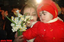 Шоу-звезды зажгли праздничный костер во дворе Общественного телевидения Азербайджана (фотосессия)