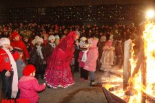 Шоу-звезды зажгли праздничный костер во дворе Общественного телевидения Азербайджана (фотосессия)