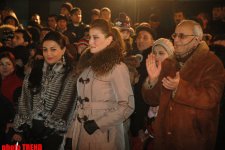 Шоу-звезды зажгли праздничный костер во дворе Общественного телевидения Азербайджана (фотосессия)