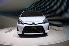 Toyota показала прототип нового "Яриса" для Европы