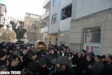 Заслуженного артиста Азербайджана Эльчина Гамидова аплодисментами проводили в последний путь (фотосессия)