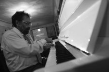 Известный кинорежиссер перенес инфаркт (фотосессия)