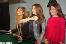 Прикол-тайм! Уроки бильярда Самира Байрамлы трем девушкам-коллегам (фотосессия)