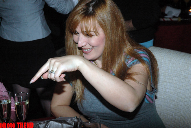 Беременная танцовщица Марьям Сулейманова вышла в свет (фотосессия)