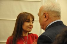 В Баку открылась выставка патриарха азербайджанского искусства Октая Садыхзаде (фотосессия)