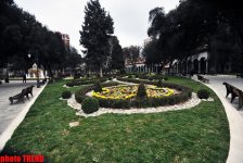 Каток, ледяное кафе, каменный фонтан - реконструированный Парк офицеров в Баку (фотосессия)