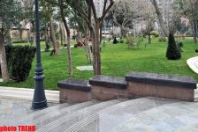 Каток, ледяное кафе, каменный фонтан - реконструированный Парк офицеров в Баку (фотосессия)