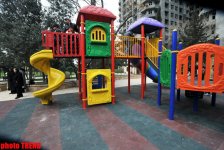 Каток, ледяное кафе, каменный фонтан - реконструированный Парк офицеров в Баку (фотосессия)