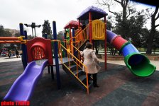 Каток, ледяное кафе, каменный фонтан - реконструированный Парк офицеров в Баку (фотосессия)