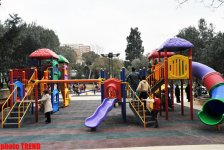 Каток, ледяное кафе, каменный фонтан - реконструированный Парк офицеров в Баку (фотосессия)