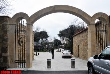 Каток, ледяное кафе, каменный фонтан - реконструированный Парк офицеров в Баку (фотосессия)