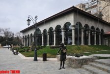 Каток, ледяное кафе, каменный фонтан - реконструированный Парк офицеров в Баку (фотосессия)