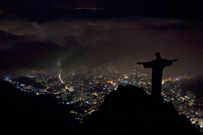 Как выглядела планета во время "Часа Земли" (фотосессия)