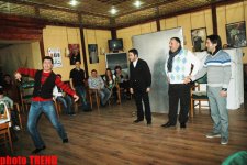 С тремя арбузами в руках Акпер Ализаде : " Попутный ветер приносит удачу, и даже шторм - радость"