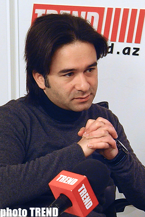 Это награда Анара Мамедханова, Бахрама Багирзаде, Джабира Иманова…- руководитель театра КВН "Планета Парни из Баку" Таир Иманов