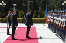 В Баку состоялась церемония официальной встречи Президента Украины (ФОТО)